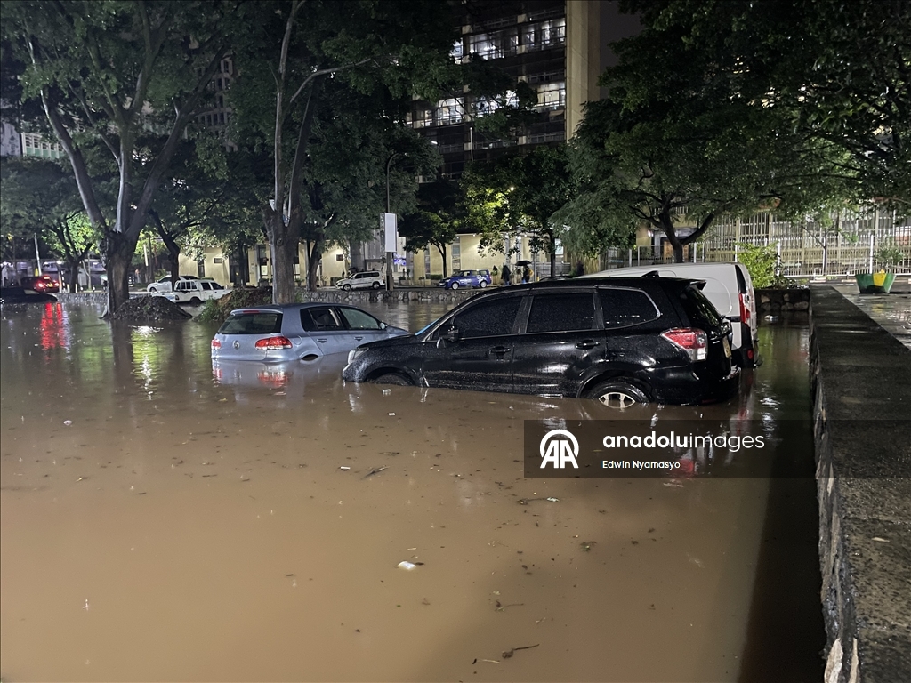 Мощные ливни негативно повлияли на повседневную жизнь в Кении