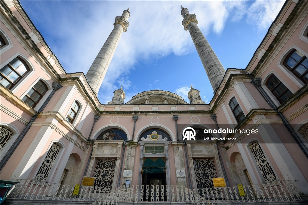 مسجد "أورطا كوي".. لؤلؤة البوسفور وفخامة العمارة العثمانية