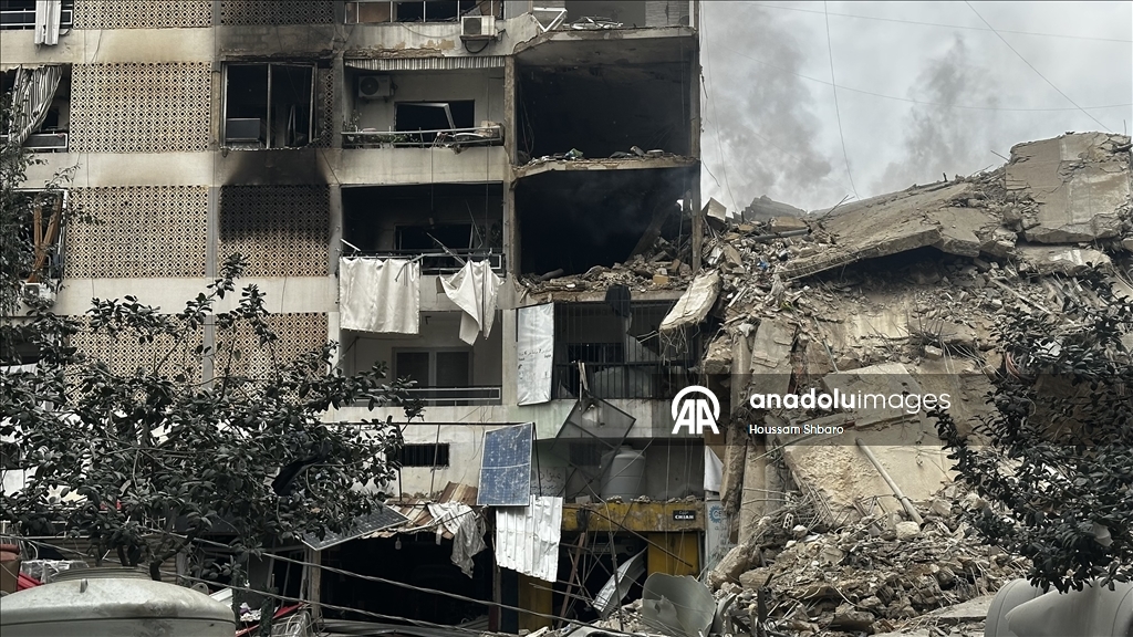 İsrail'in, Beyrut'un Dahiye bölgesine düzenlediği saldırılarda çok sayıda binada hasar oluştu