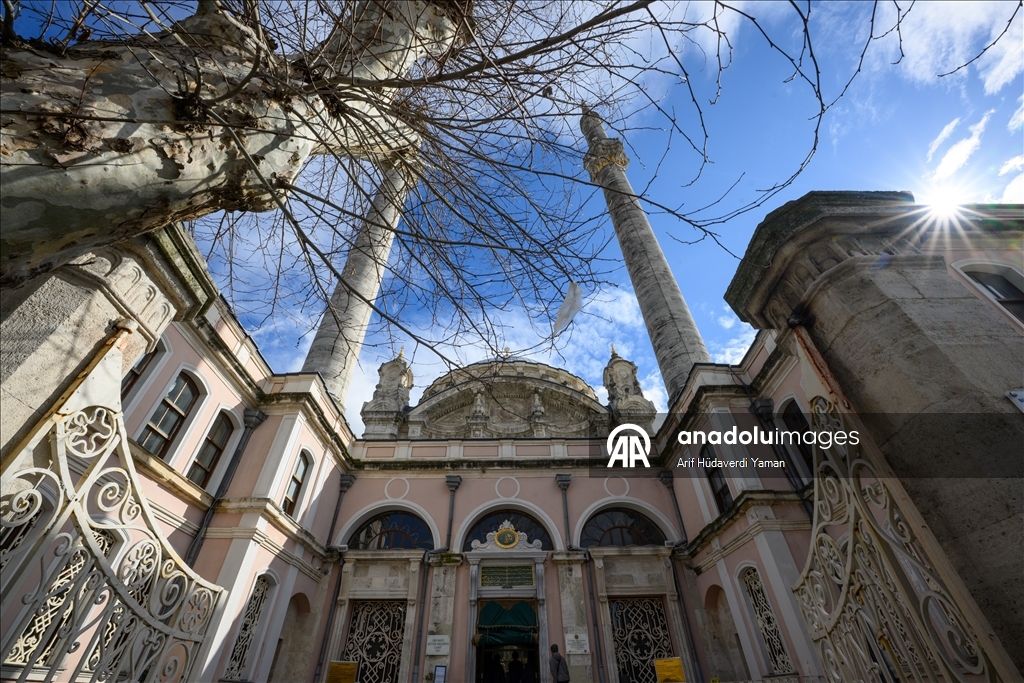 مسجد "أورطا كوي".. لؤلؤة البوسفور وفخامة العمارة العثمانية