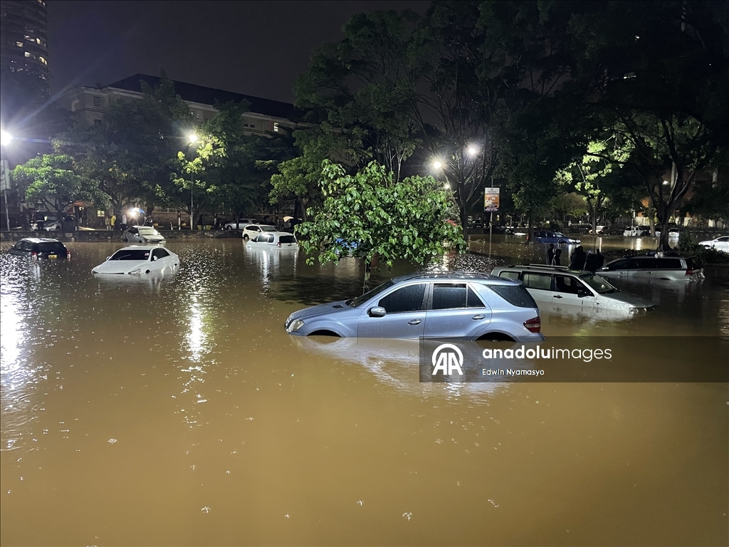 Мощные ливни негативно повлияли на повседневную жизнь в Кении