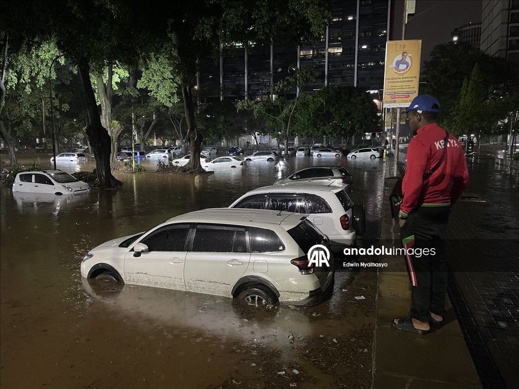 Мощные ливни негативно повлияли на повседневную жизнь в Кении