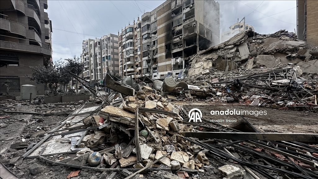 İsrail'in, Beyrut'un Dahiye bölgesine düzenlediği saldırılarda çok sayıda binada hasar oluştu