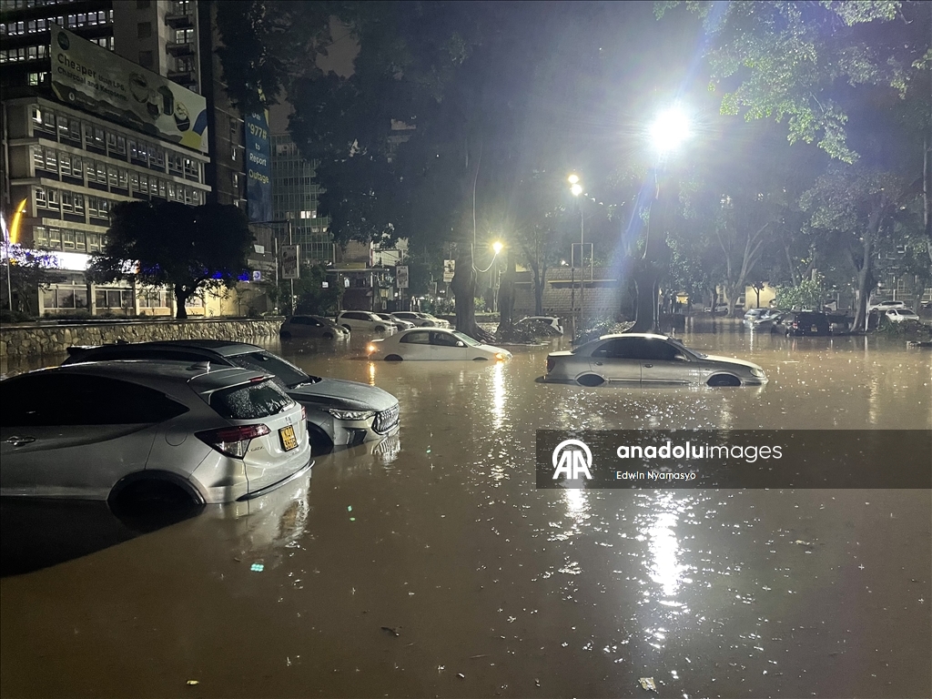 Мощные ливни негативно повлияли на повседневную жизнь в Кении