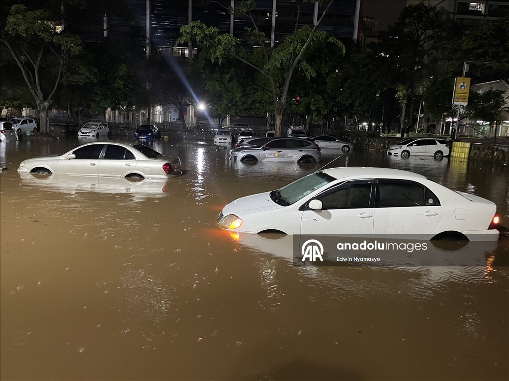 Мощные ливни негативно повлияли на повседневную жизнь в Кении