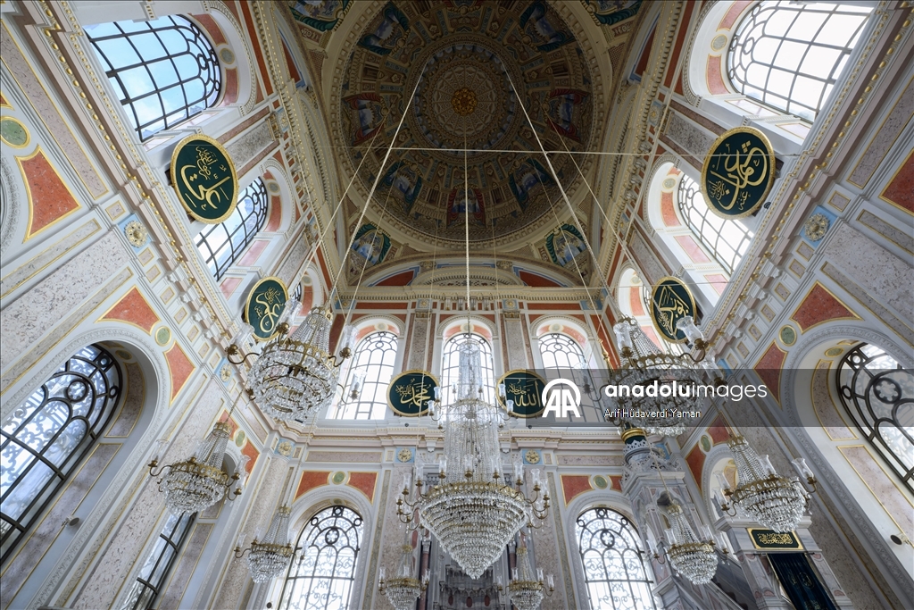 مسجد "أورطا كوي".. لؤلؤة البوسفور وفخامة العمارة العثمانية