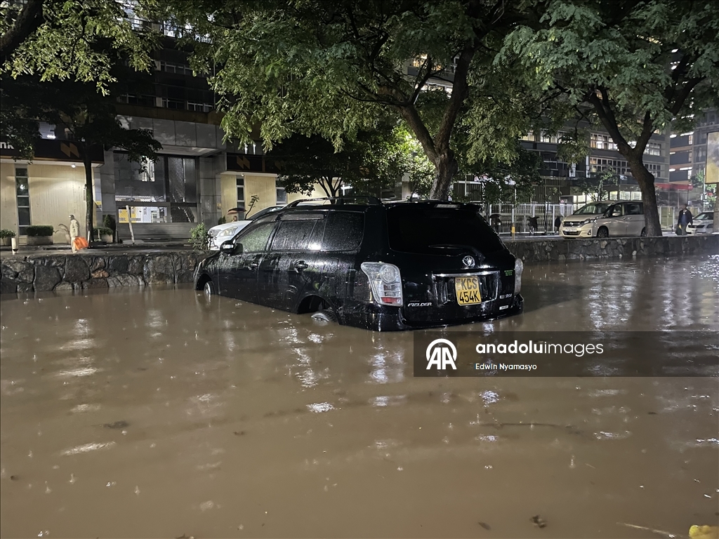 Мощные ливни негативно повлияли на повседневную жизнь в Кении
