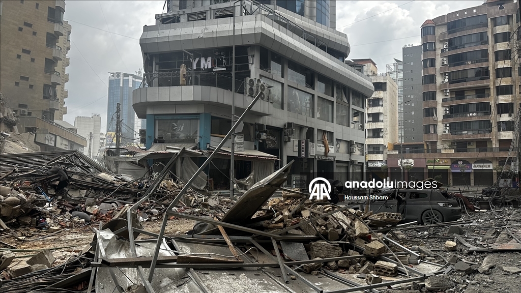 İsrail'in, Beyrut'un Dahiye bölgesine düzenlediği saldırılarda çok sayıda binada hasar oluştu
