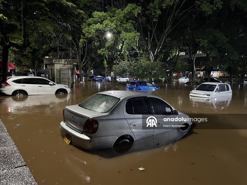 Мощные ливни негативно повлияли на повседневную жизнь в Кении