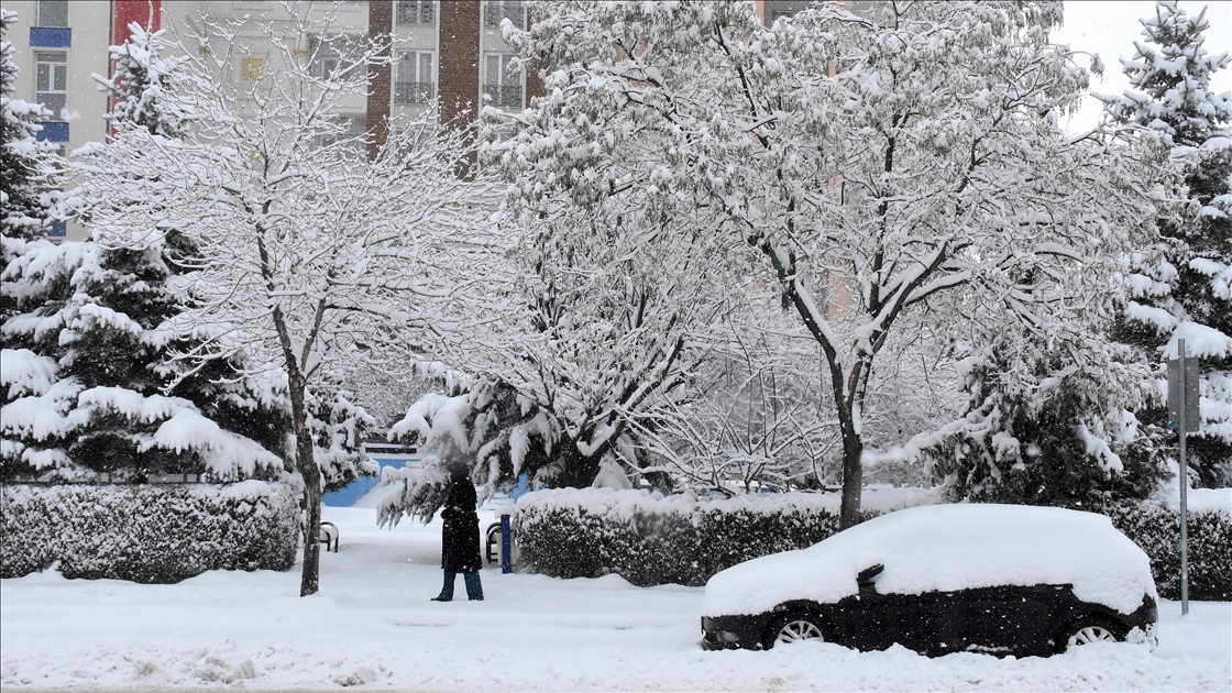 Bazı illerde kar ve soğuk hava etkili oluyor