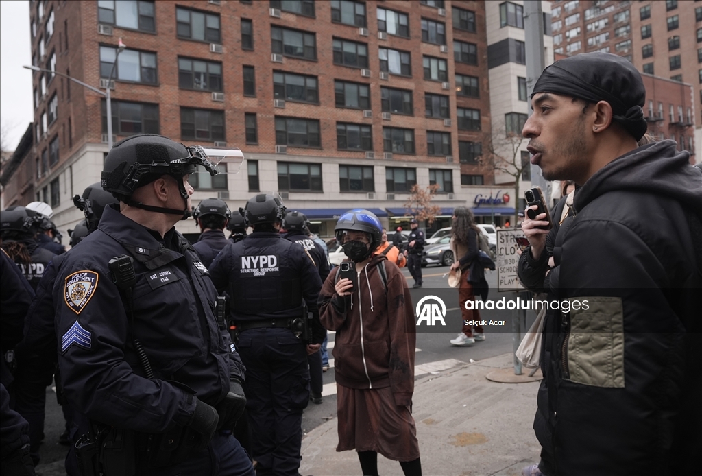 На антимусульманской акции протеста в Нью-Йорке применили дымовую шашку