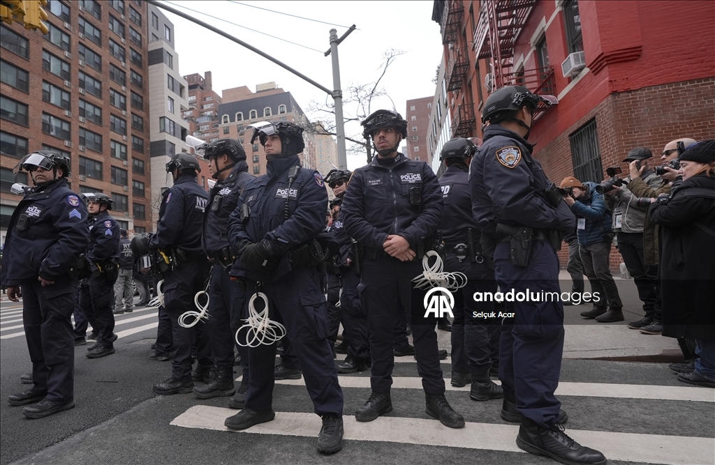 На антимусульманской акции протеста в Нью-Йорке применили дымовую шашку