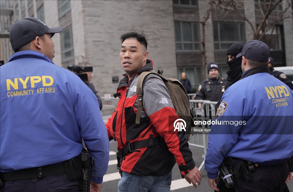 На антимусульманской акции протеста в Нью-Йорке применили дымовую шашку