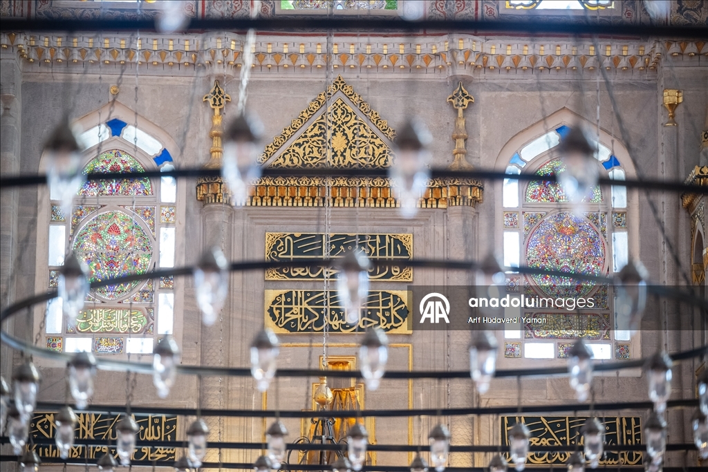 İSTANBUL'UN SELATİN CAMİLERİ - 67 yıllık inşa süreciyle bilinen Eminönü'nün simgesi Yeni Cami