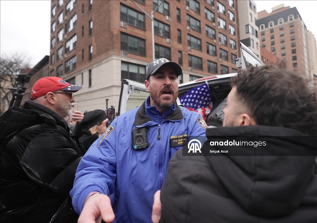 На антимусульманской акции протеста в Нью-Йорке применили дымовую шашку