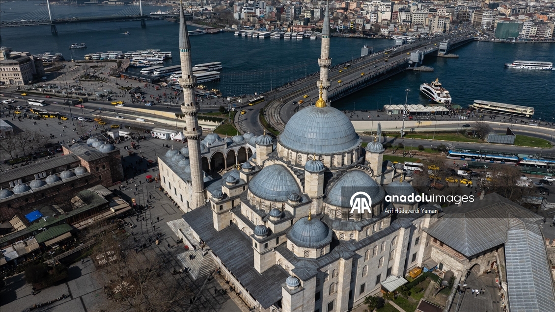 67 yıllık inşa süreciyle bilinen Eminönü'nün simgesi: Yeni Cami