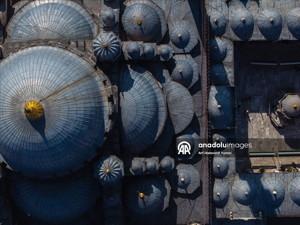 İSTANBUL'UN SELATİN CAMİLERİ - 67 yıllık inşa süreciyle bilinen Eminönü'nün simgesi Yeni Cami