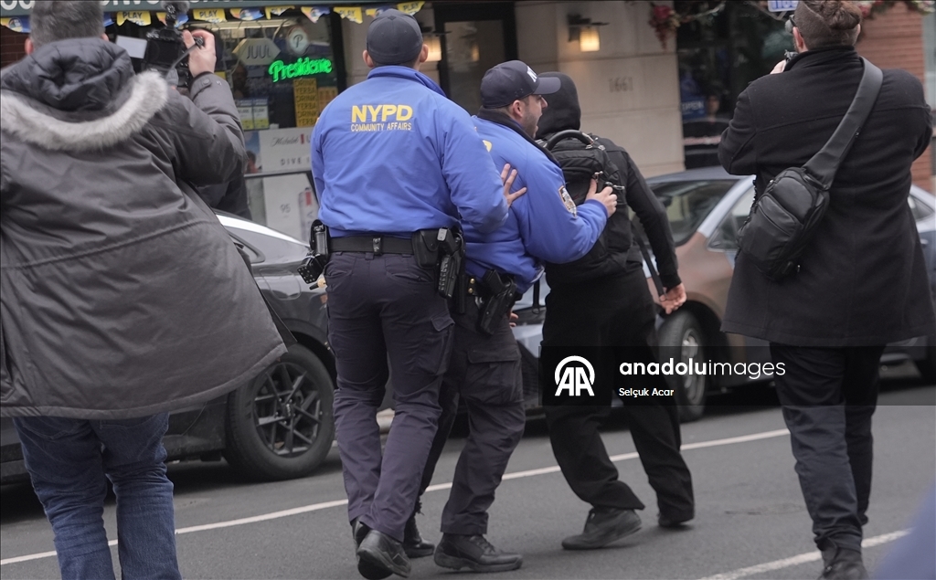 На антимусульманской акции протеста в Нью-Йорке применили дымовую шашку