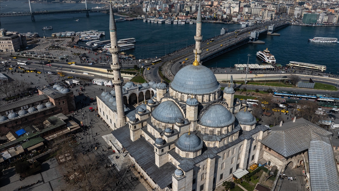 67 yıllık inşa süreciyle bilinen Eminönü'nün simgesi: Yeni Cami
