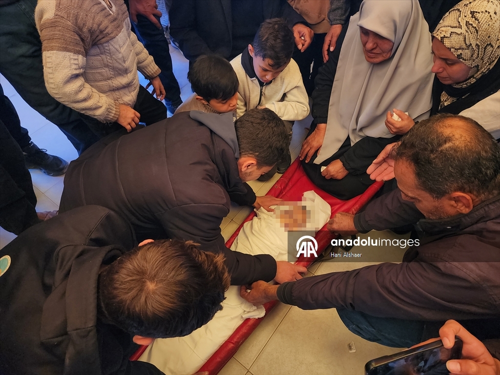 İsrail, Gazze'de yerinden edilenlerin çadırlarını hedef aldı