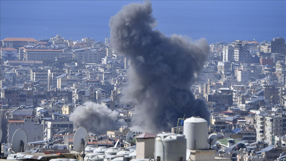 İsrail ordusu Beyrut'taki Dahiye bölgesine saldırılarını sürdürüyor