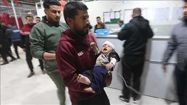 İsrail, Gazze'de yerinden edilenlerin çadırlarını hedef aldı