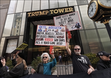 В Нью-Йорке у Trump Tower прошла акция в честь Международного женского дня