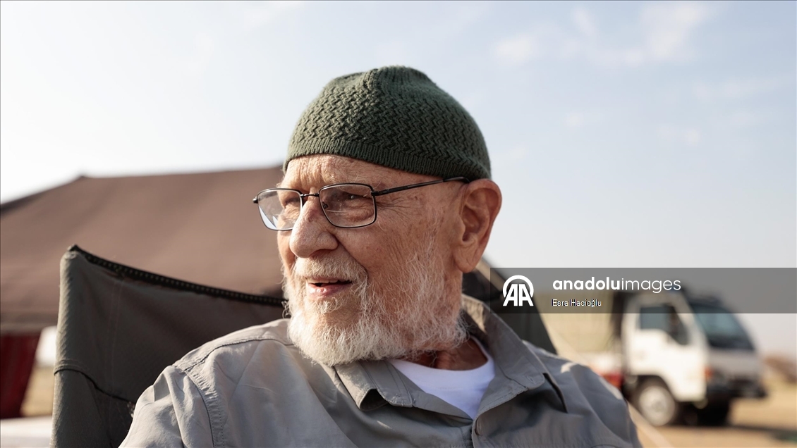 ABD'li David, eşine verdiği sözü tutmak için 83 yaşında umre yapıp hicret yürüyüşüne katıldı