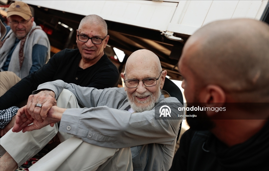 ABD'li David, eşine verdiği sözü tutmak için 83 yaşında umre yapıp hicret yürüyüşüne katıldı