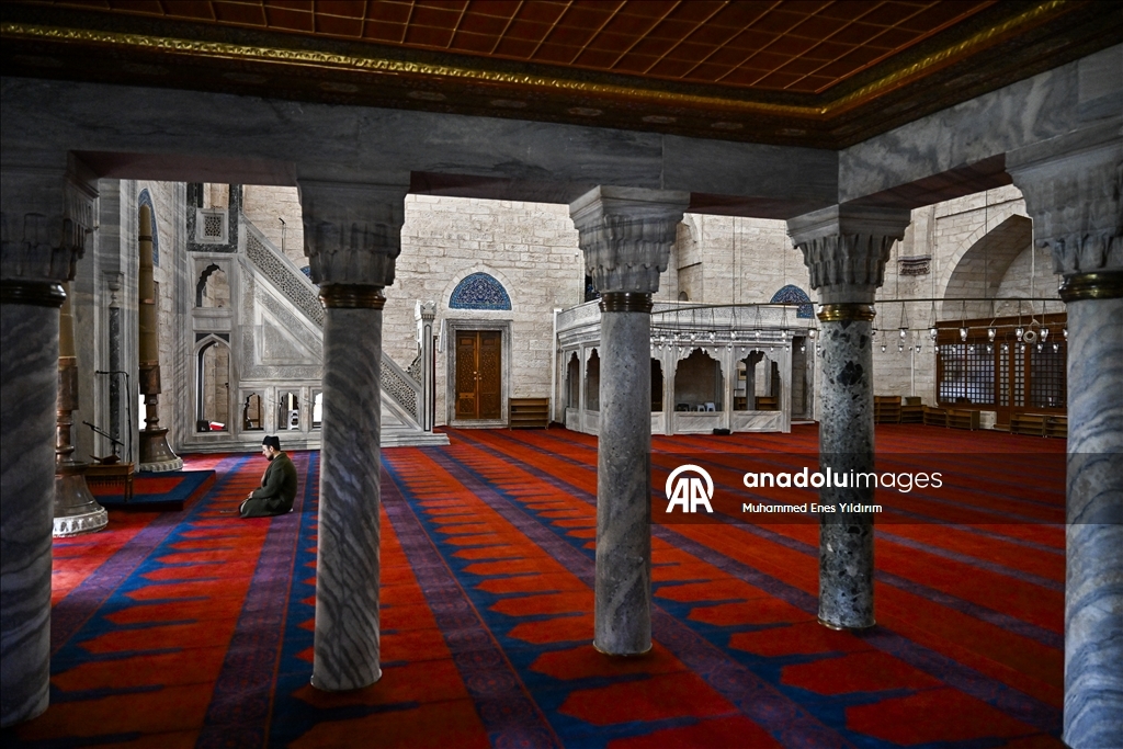 İSTANBUL'UN SELATİN CAMİLERİ - Haliç'e hakim konumuyla İstanbul'un siluetinde öne çıkan eser: Yavuz Sultan Selim Camisi