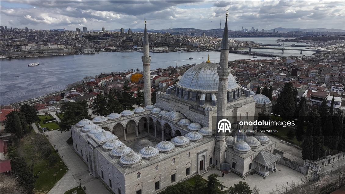 Haliç'e hakim konumuyla İstanbul'un siluetinde öne çıkan eser: Yavuz Sultan Selim Camisi