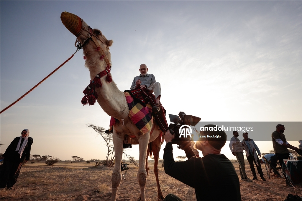 ABD'li David, eşine verdiği sözü tutmak için 83 yaşında umre yapıp hicret yürüyüşüne katıldı