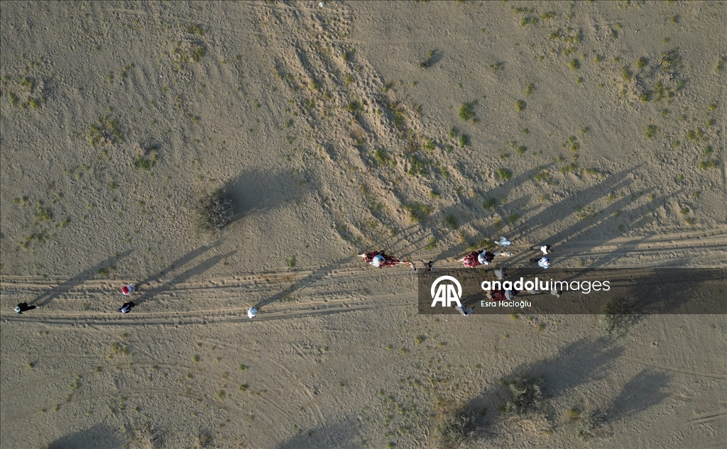 ABD'li David, eşine verdiği sözü tutmak için 83 yaşında umre yapıp hicret yürüyüşüne katıldı