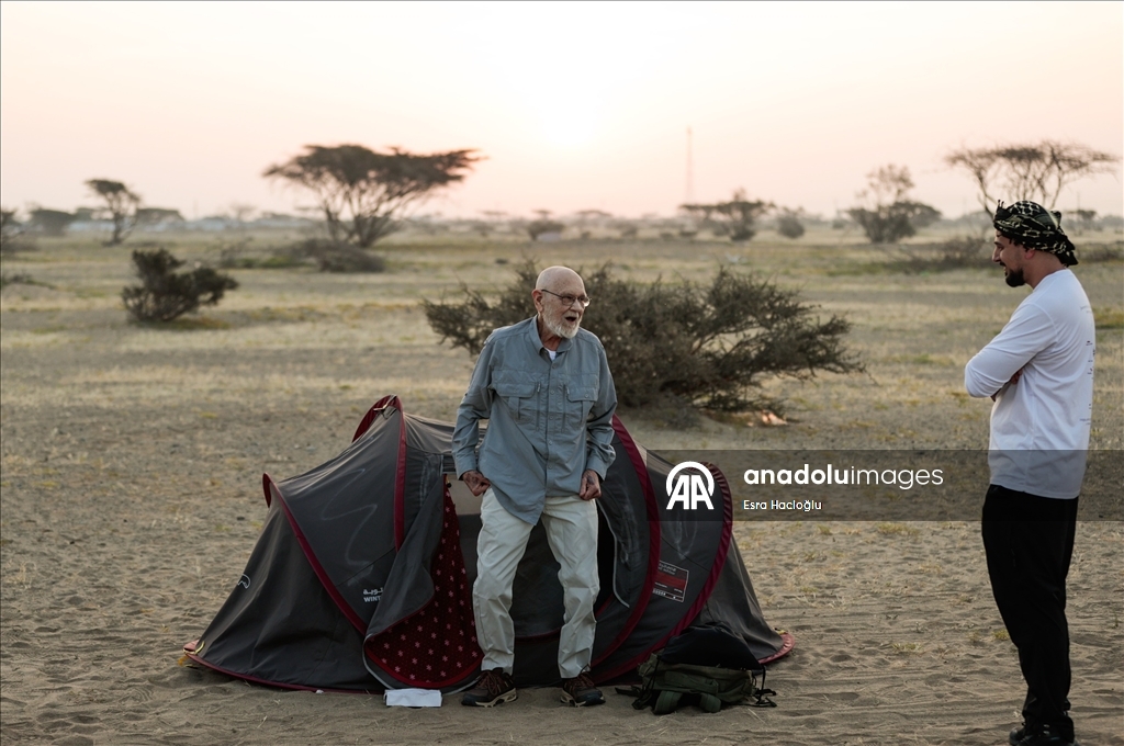 ABD'li David, eşine verdiği sözü tutmak için 83 yaşında umre yapıp hicret yürüyüşüne katıldı