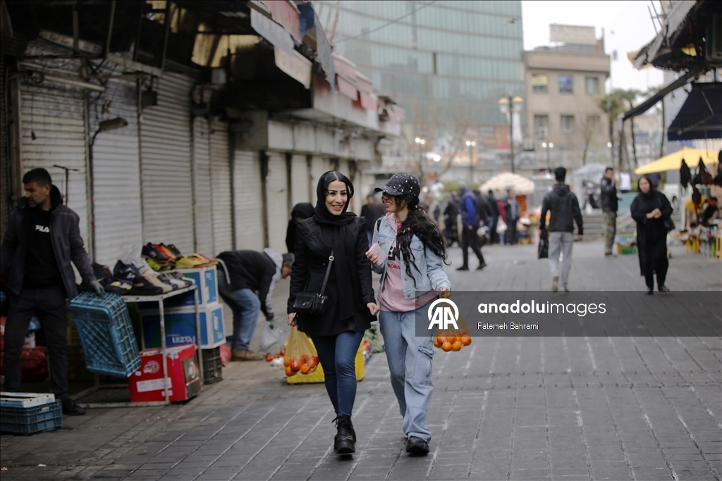 ABD-İsrail'in İran'a yönelik ortak saldırıları gölgesinde başkent Tahran'da hayat devam ediyor 7