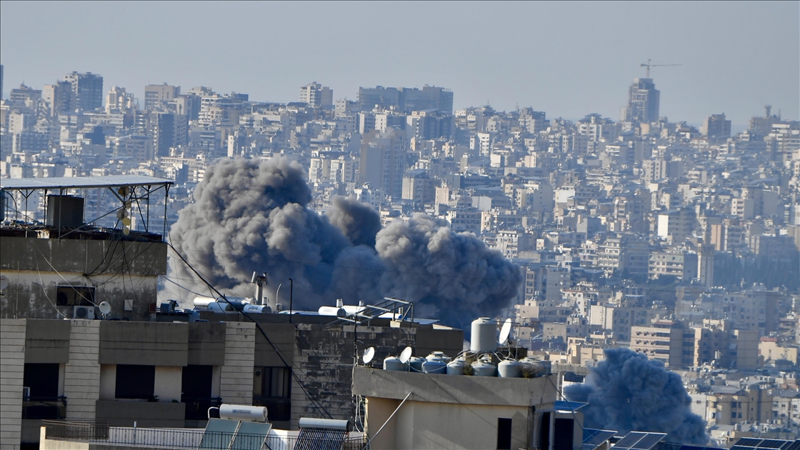 İsrail, Lübnan'ın başkenti Beyrut'taki Dahiye bölgesine hava saldırıları düzenledi