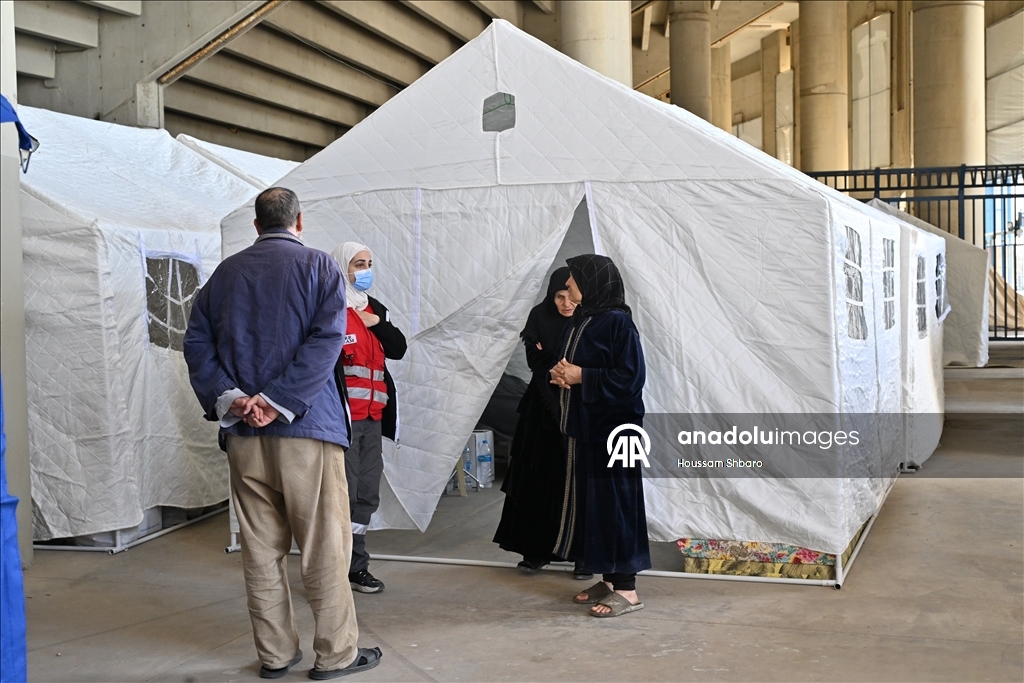  İsrail saldırıları nedeniyle Beyrut'un en büyük spor tesisi barınma merkezine dönüştürüldü