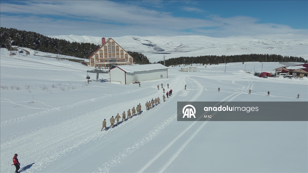 В турецкой провинции Ардахан прошли учения по реагированию на сход лавин