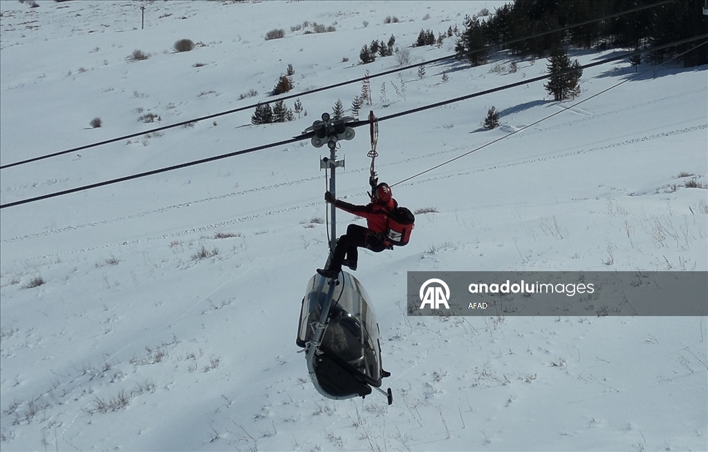 В турецкой провинции Ардахан прошли учения по реагированию на сход лавин