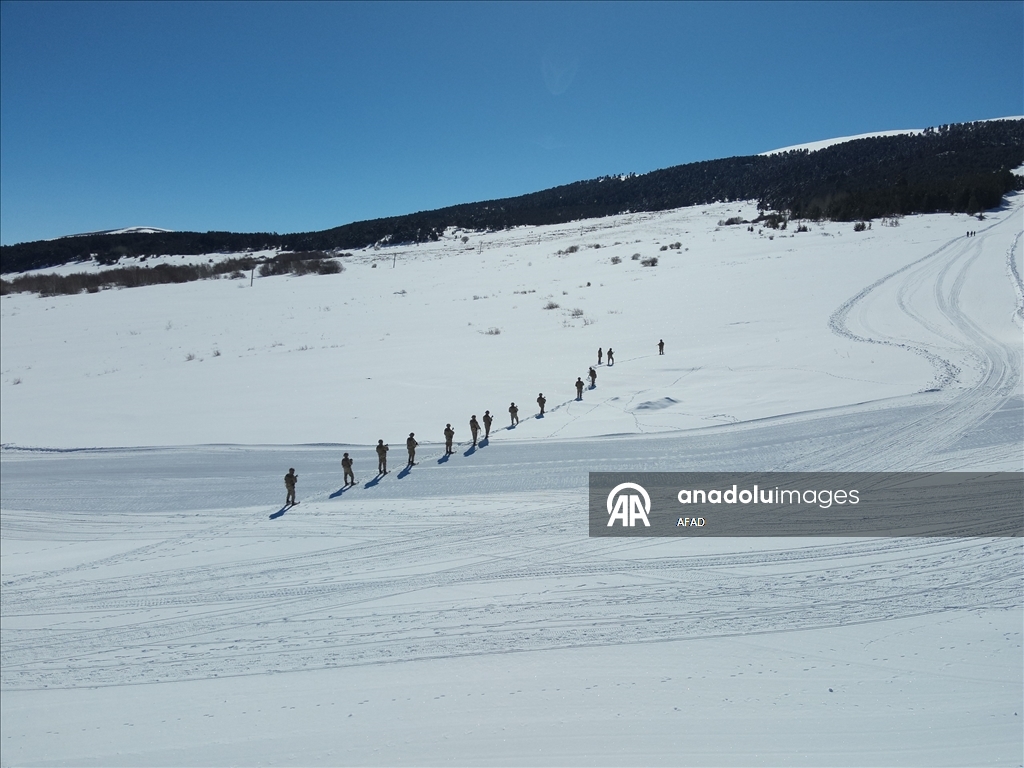 В турецкой провинции Ардахан прошли учения по реагированию на сход лавин