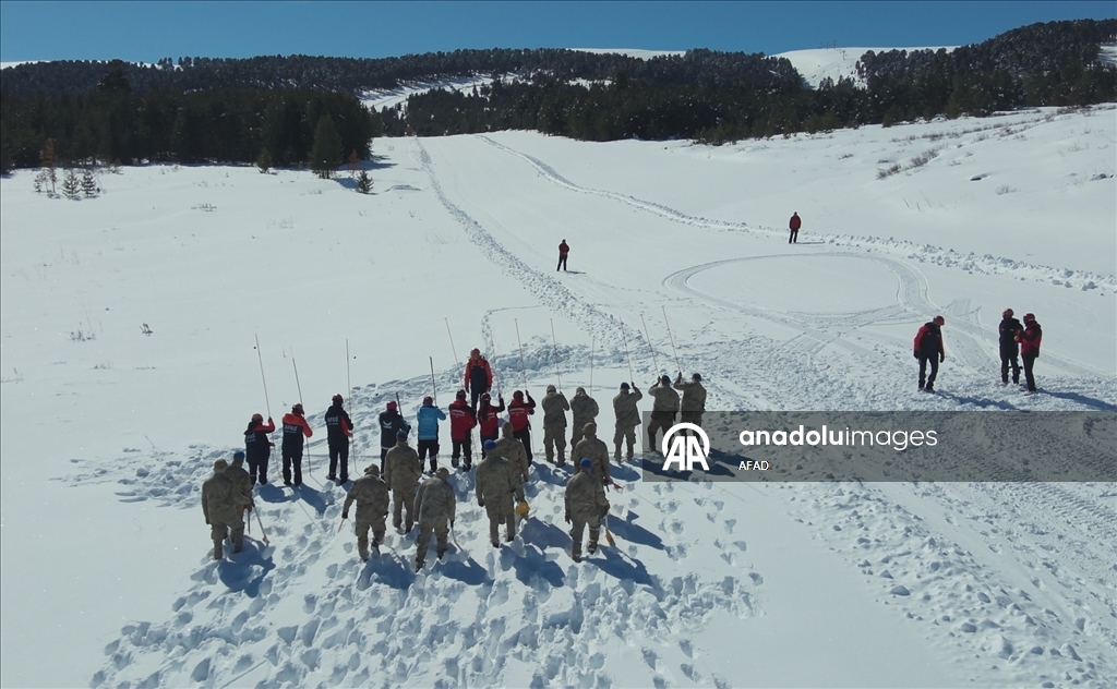 В турецкой провинции Ардахан прошли учения по реагированию на сход лавин