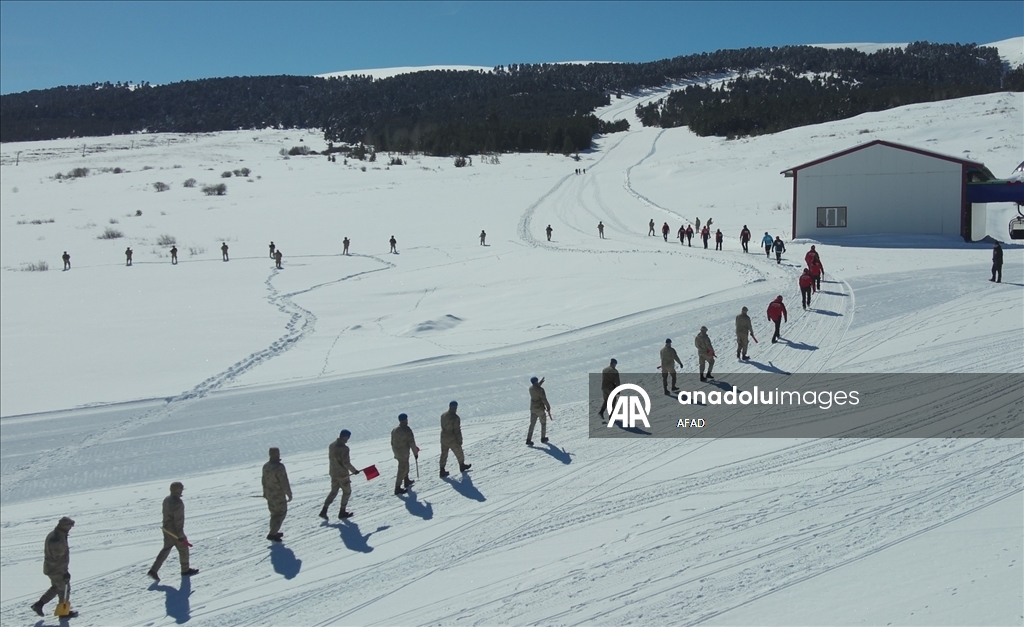 В турецкой провинции Ардахан прошли учения по реагированию на сход лавин
