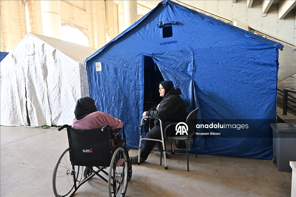  İsrail saldırıları nedeniyle Beyrut'un en büyük spor tesisi barınma merkezine dönüştürüldü