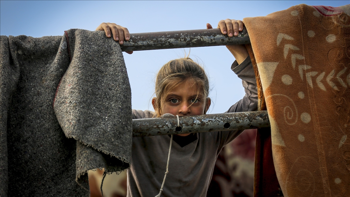Cibaliye Mülteci Kampı’nda enkaz arasında yaşam mücadelesi