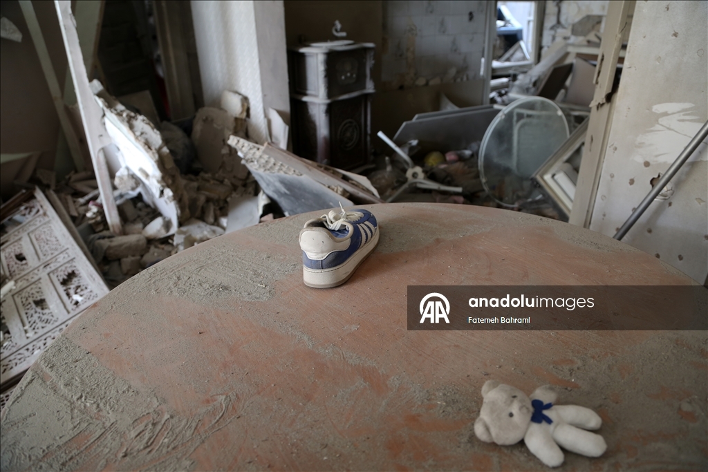 AA ekibi, İsrail-ABD saldırısında hedef alınan başkent Tahran’daki Risalet Meydanı çevresini görüntüledi 6