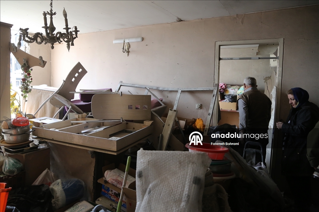 AA ekibi, İsrail-ABD saldırısında hedef alınan başkent Tahran’daki Risalet Meydanı çevresini görüntüledi 7