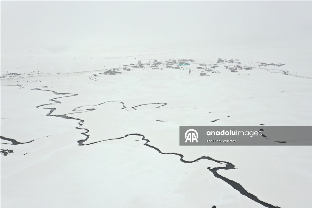 Заснеженные меандры Агры с высоты птичьего полета