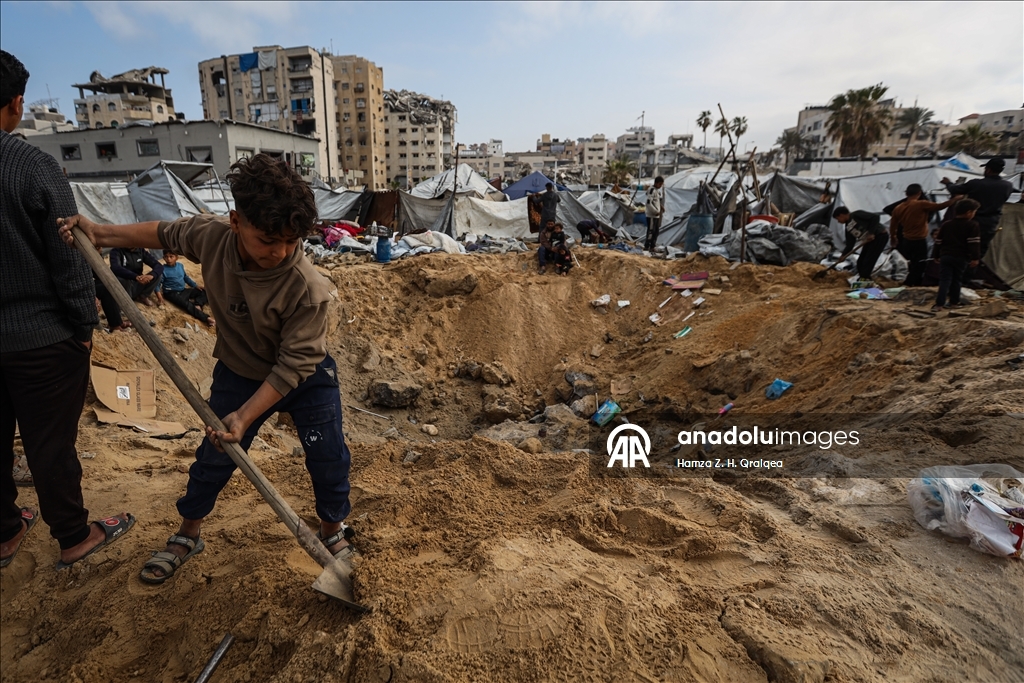 Израиль продолжает атаки на Газу, несмотря на перемирие