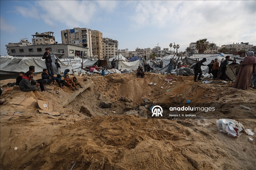 Израиль продолжает атаки на Газу, несмотря на перемирие