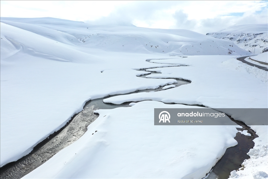 Заснеженные меандры Агры с высоты птичьего полета